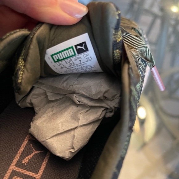 NWOT Puma basket sneakers  (1990s Grunge inspired) high outsole w/platform - Picture 3 of 7